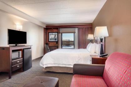 Hampton Inn Milwaukee Brookfield - image 9