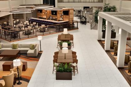 Embassy Suites by Hilton Milwaukee Brookfield - image 5