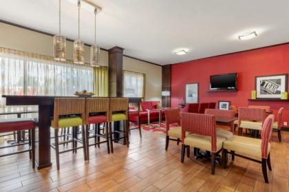 Hampton Inn Brookhaven - image 15