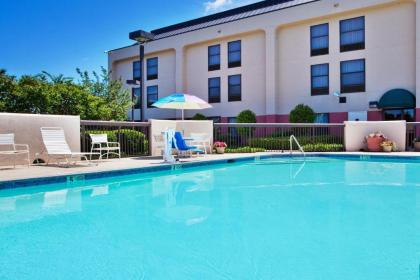 Hampton Inn Brookhaven - image 4