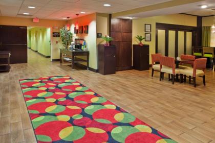 Hampton Inn Brookhaven - image 9