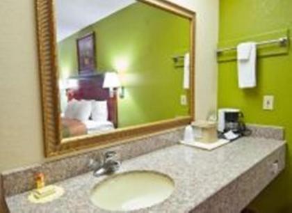 Americas Best Value Inn - Brookhaven - image 3