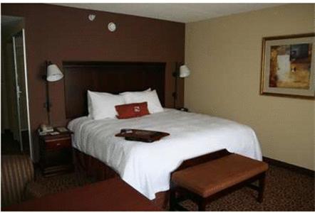 Hampton Inn & Suites Brookings - image 4