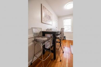 Newly Renovated 2Bed Steps to Longwood Med Center - image 11