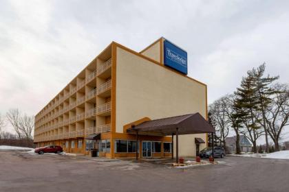 Travelodge by Wyndham Cleveland Airport - image 15