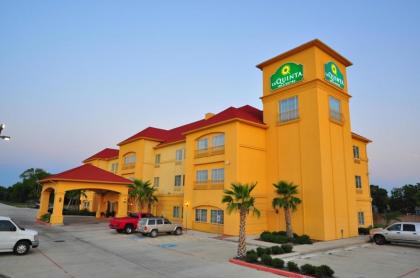 La Quinta Inn & Suites by Wyndham Brookshire - image 11