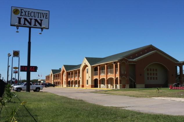 Executive Inn Brookshire - main image