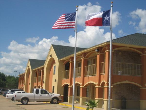 Executive Inn Brookshire - image 7