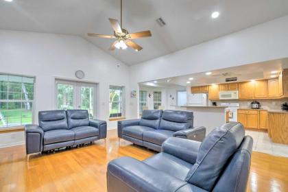 Brooksville Home with Lanai 15 Min to Dtwn! - image 3