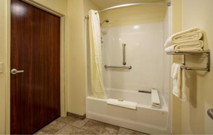 Cobblestone Inn & Suites - Brookville - image 12