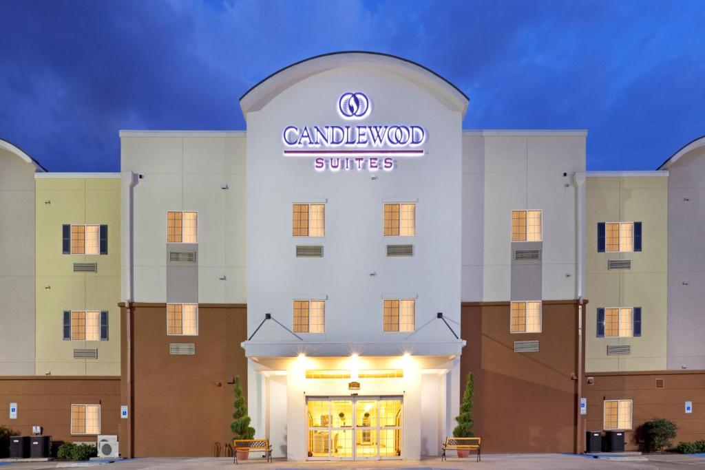 Candlewood Suites Denver North - Thornton an IHG Hotel - image 2