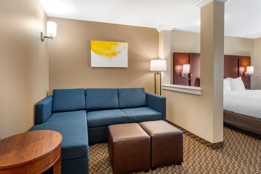 Comfort Suites Broomfield-Boulder/Interlocken - image 4