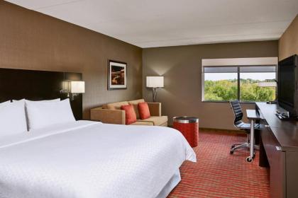 Four Points by Sheraton Milwaukee North Shore - image 9