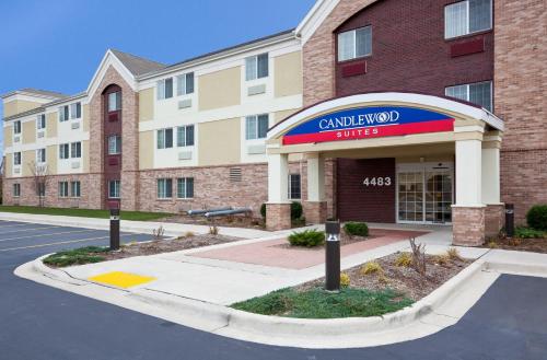 Candlewood Suites Milwaukee Brown Deer an IHG Hotel - main image