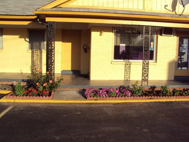 Sunrise Inn - Brownsville - main image