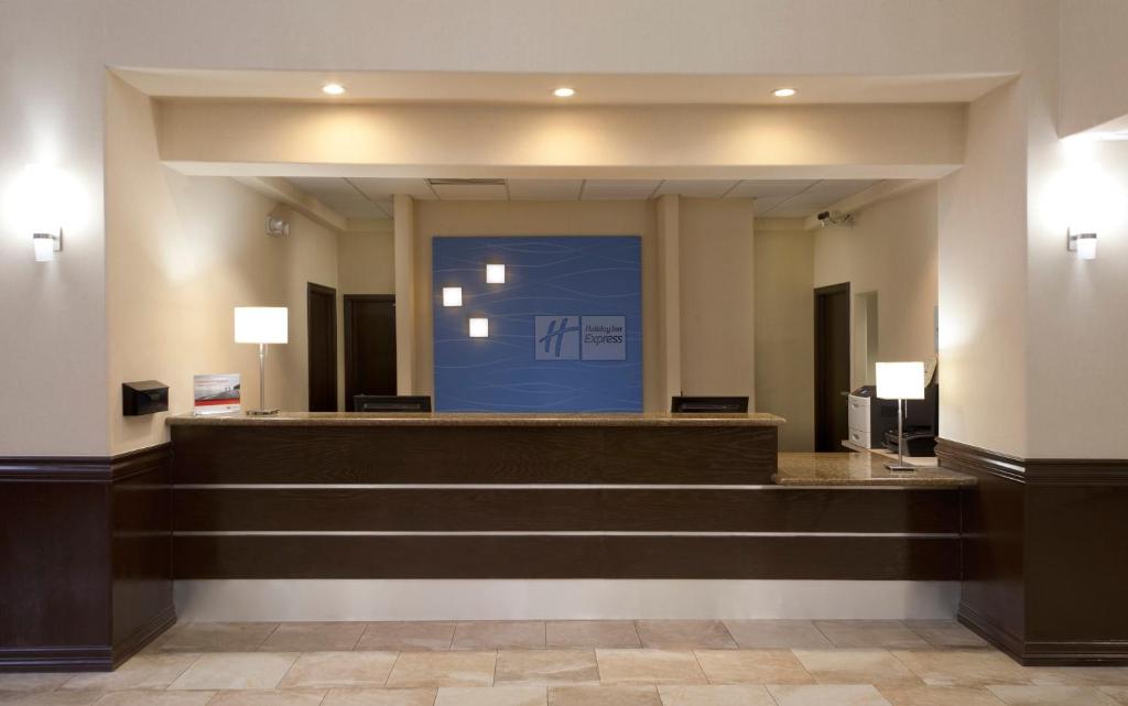 Holiday Inn Express Hotel and Suites Brownsville an IHG Hotel - image 6