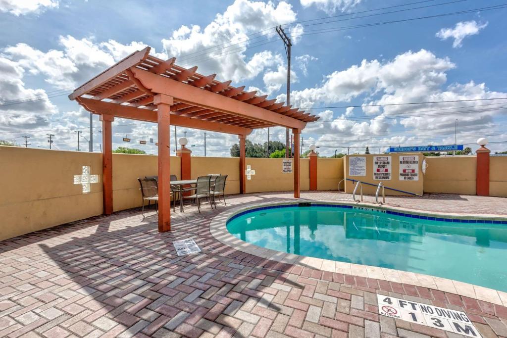 Quality Inn - Brownsville - image 5