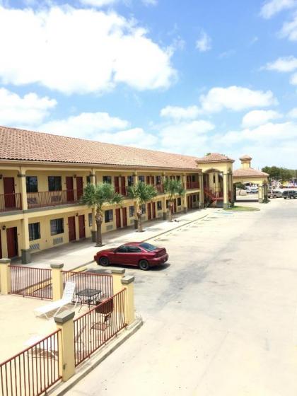 Boca Chica Inn and Suites - image 13