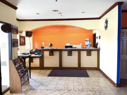 Boca Chica Inn and Suites - image 2