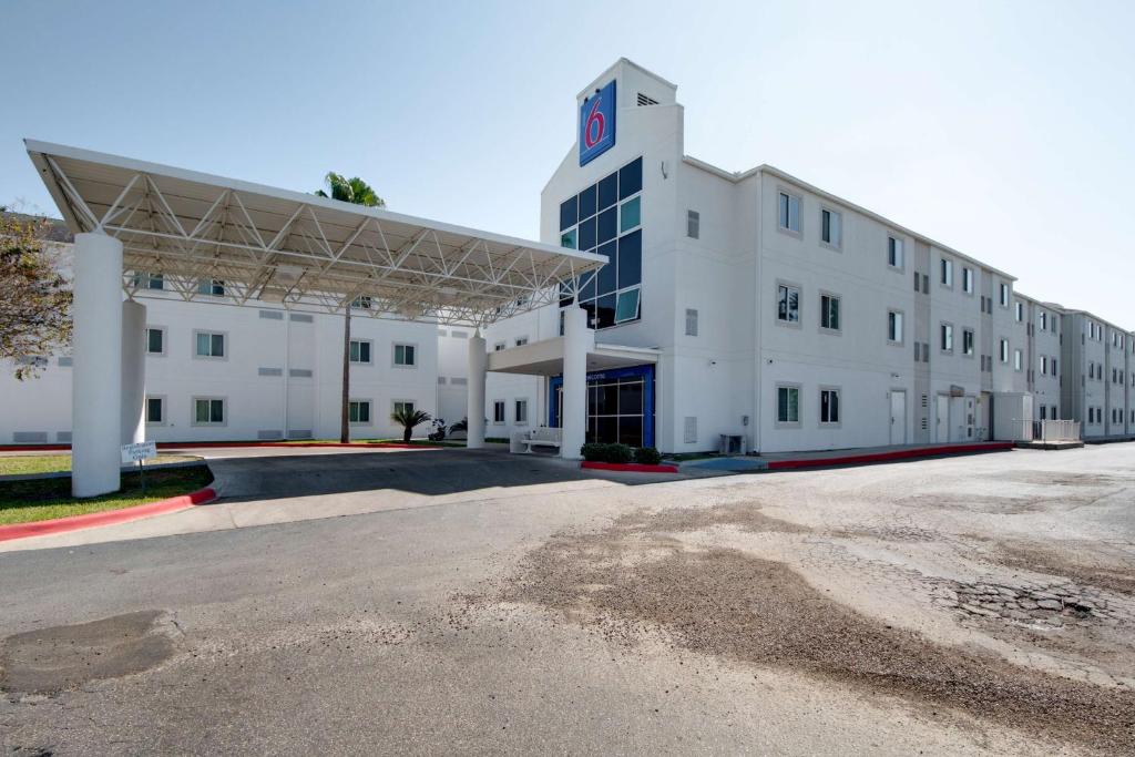 Motel 6-Brownsville TX - main image