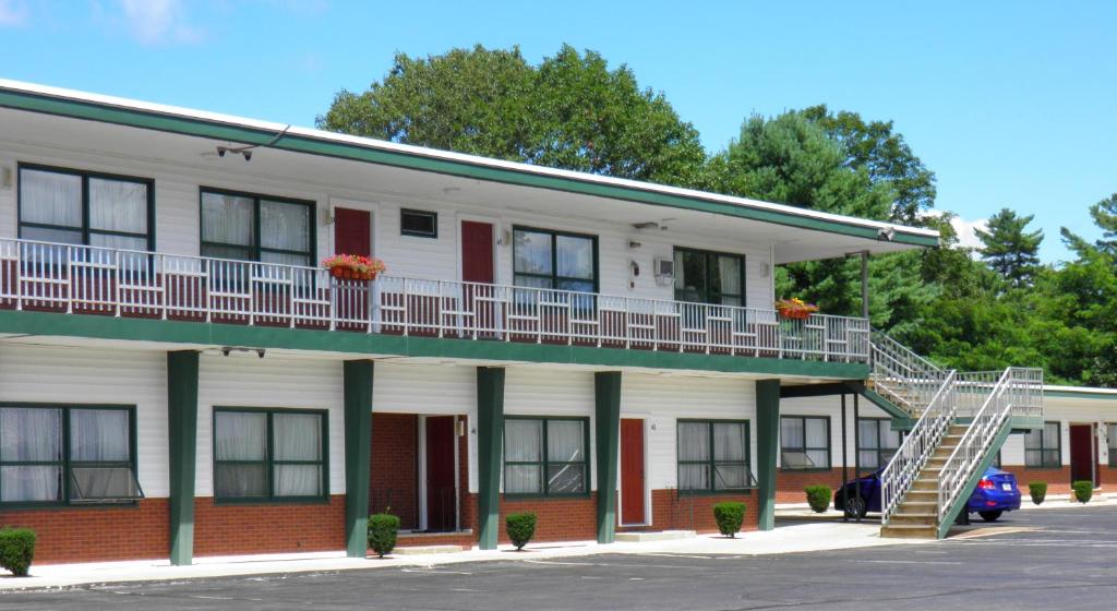 Travelers Inn - image 3