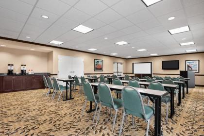 Hampton Inn & Suites Brunswick - image 16