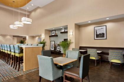 Hampton Inn & Suites Brunswick - image 19