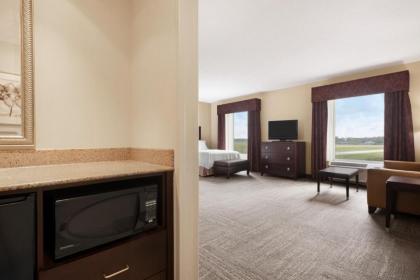 Hampton Inn & Suites Brunswick - image 4