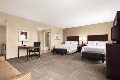 Hampton Inn & Suites Brunswick - image 9