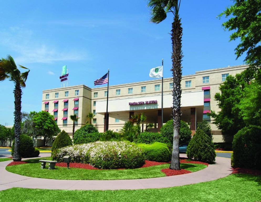 Embassy Suites Brunswick - main image