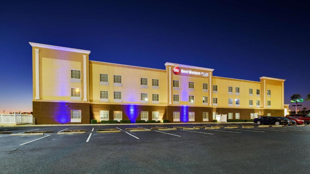 Best Western Plus Brunswick Inn & Suites - main image