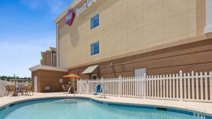 Best Western Plus Brunswick Inn & Suites - image 3