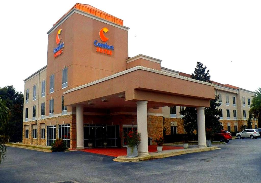 Comfort Suites Brunswick - main image