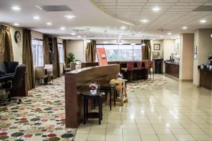 Comfort Suites Brunswick - image 15