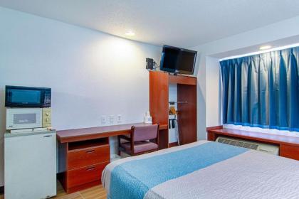 Americas Best Value Inn & Suites Brunswick - image 11