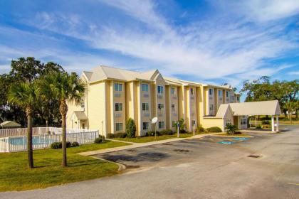 Americas Best Value Inn & Suites Brunswick - image 5