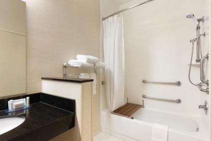 Fairfield Inn & Suites Bryan College Station - image 2