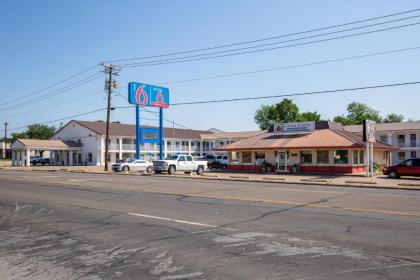 Motel 6-Bryan TX - University Area - image 14