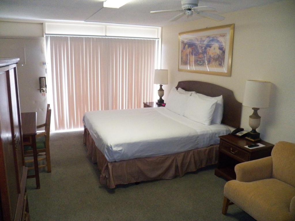 University Inn - image 7