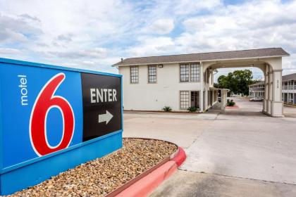 Motel 6-Bryan TX - College Station - image 11