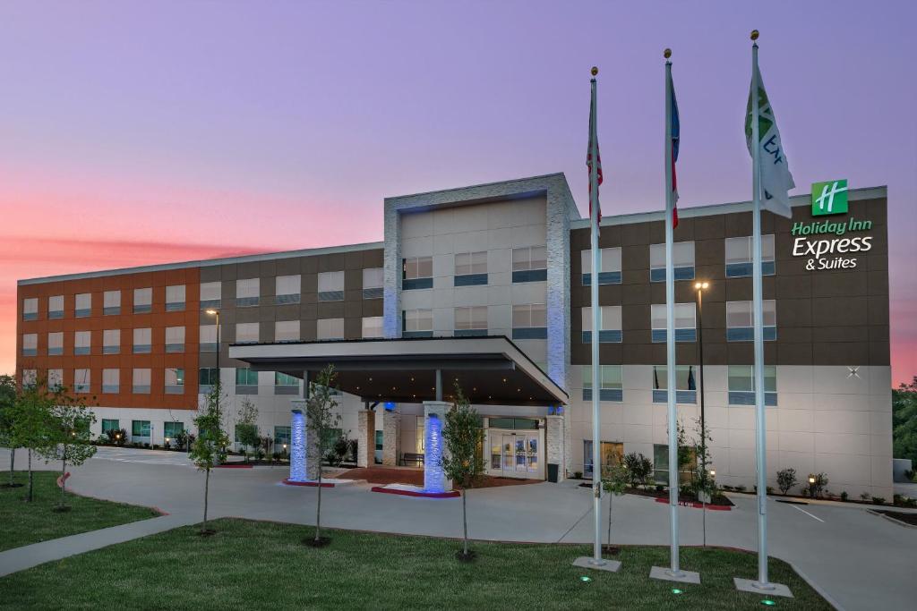 Holiday Inn Express & Suites - Bryan an IHG Hotel - main image