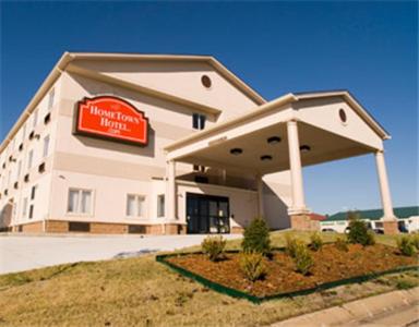 HomeTown Hotel - main image