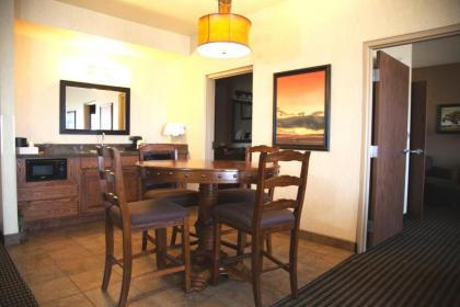 Best Western PLUS Bryce Canyon Grand Hotel - image 4