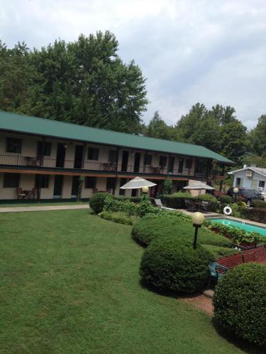 Ridge Top Motel - Bryson City - image 3