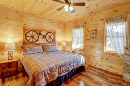 4 Bed 3 Bath Vacation home in Bryson City - image 2