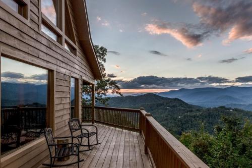 2 Bed 2 Bath Vacation home in Bryson City - image 5