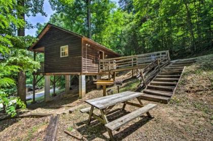 Gone Hiking Bryson City Cabin with Hot Tub and Grill