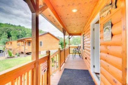 Cozy Cabin on tuckasegee River   Near tsali Bryson City