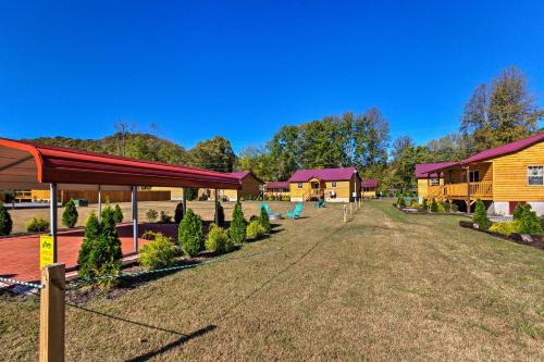 Bryson City Family Cabin - Mins to Smoky Mountains - image 3