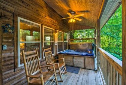 Nantahala Gorge Cabin with Hot tub   7 mi to tsali